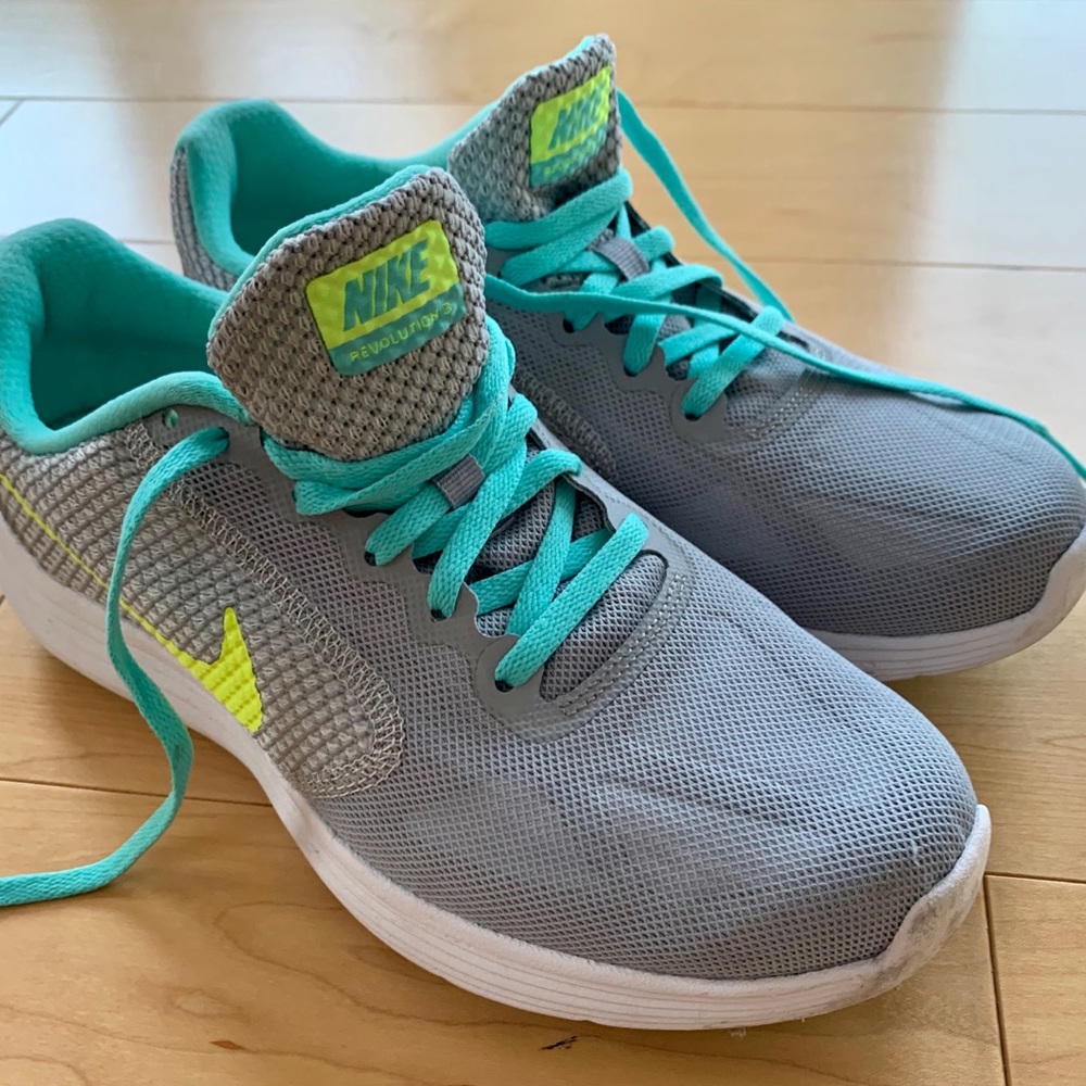 Nike 8 NIB